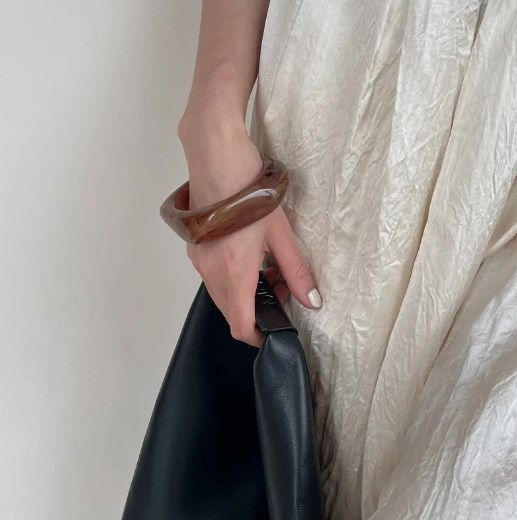 Casual Elegant Geometric Resin Bangles Wholesale display picture 4