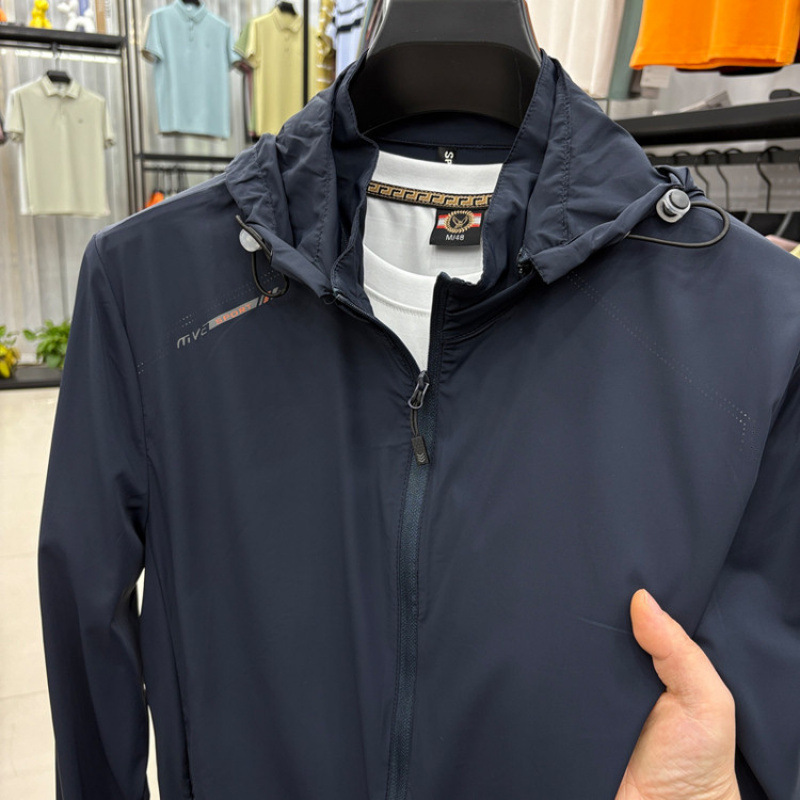 2025 ropa de protección solar de verano nuevos productos para hombres, sin costuras, moda con capucha, nueva ropa de piel para jóvenes y de mediana edad para hombres