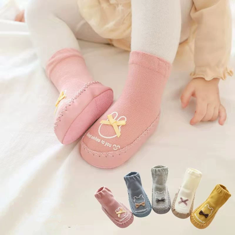 [Baby's Trip] Мультяшная детская обувь для малышей Носки для дозирования Детские носки для пола Кожаные нижние носки с галстуком-бабочкой