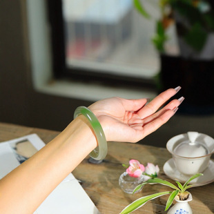 Jin Yutang Xinjiang Hetian Jade Collection Grade Hetian Jade Cuiqing Bracelet Warm Fat Fragrant Fairy Misty Yi Jing