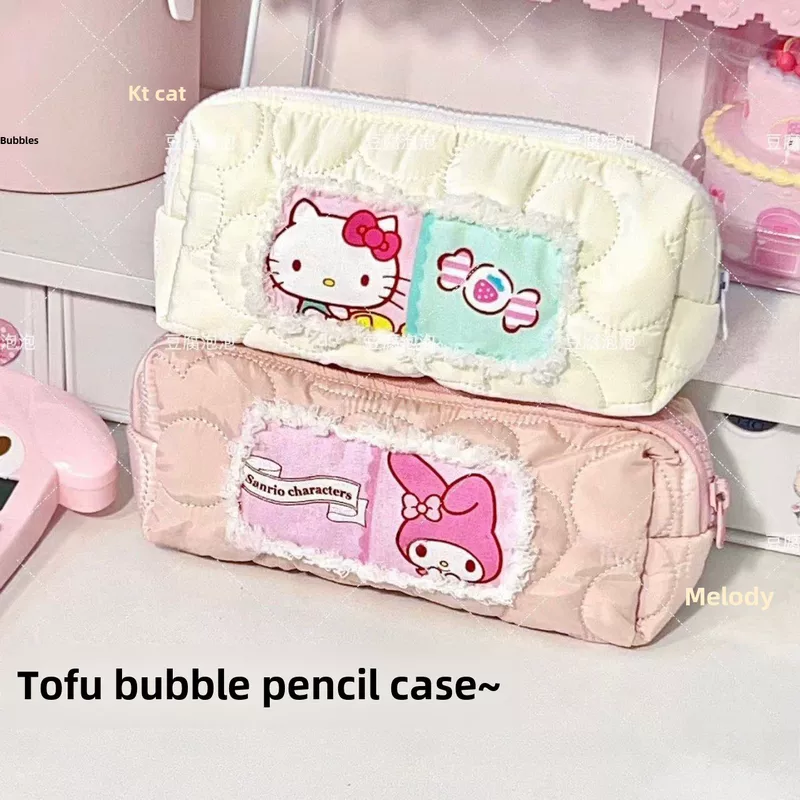 Плюшевый пенал (Hello Kitty) большой емкости пушистый дизайн, цветочный кант, школьные принадлежности