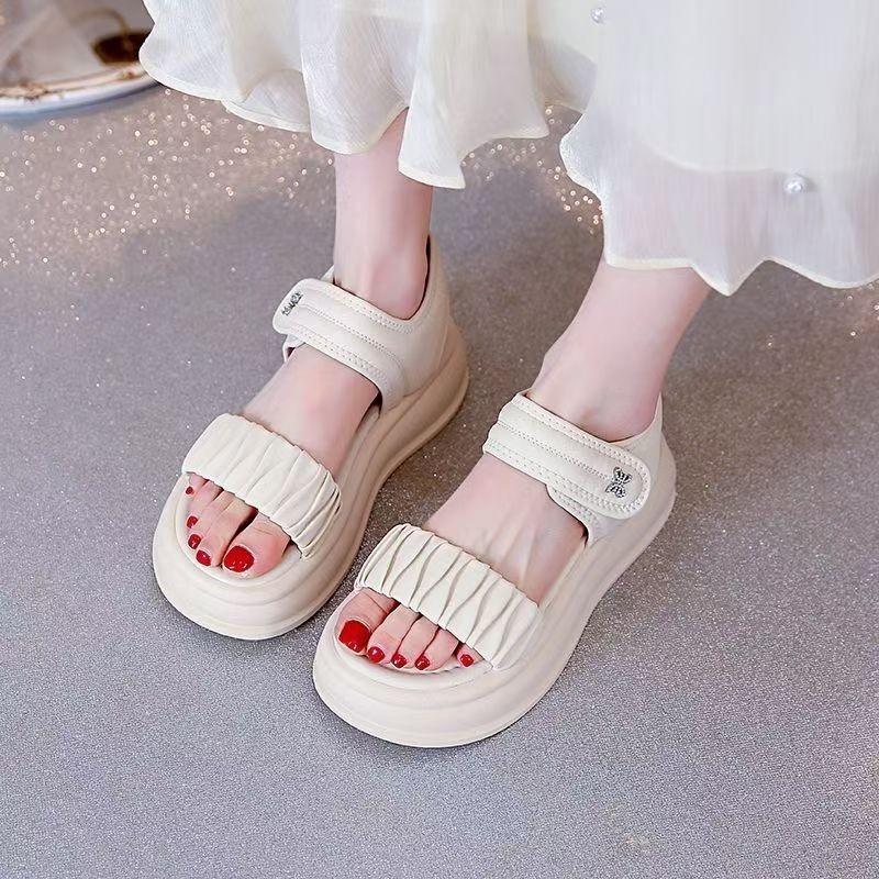 Red popularidad explosiva sandalias de hadas para mujeres 2026 nuevo verano versátil fondo grueso con falda sandálias casuales de playa