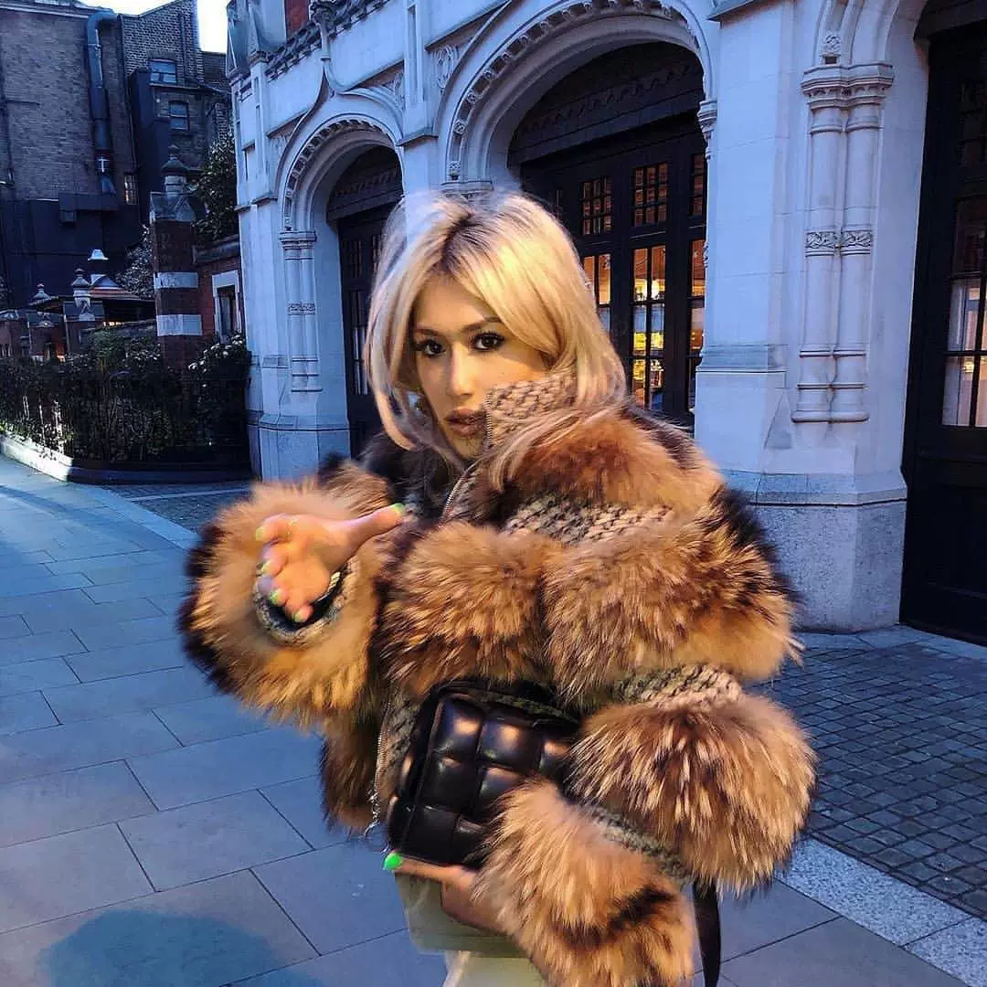 Вязаная шерстяная куртка (женская), приталенный силуэт, европейский стиль, с меховой оторочкой