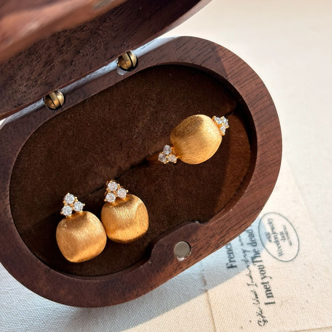 French-Style Vintage Gold Brushed Small Bean Ring for Women, Niche Fashion, Light Luxury, Exquisite and Simple Open Adjustable Ring