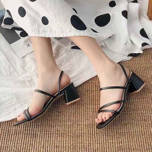 Black Fine Belt Sandals Women 2020 New Mid-Cheel Sandals Women Outdoor Wearing Thick Heel One Strap Sandals Square Toe Sandals