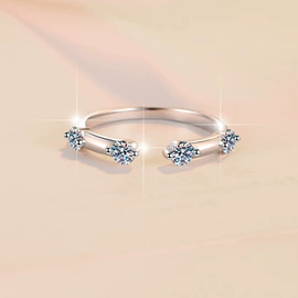 戒指;项链;耳钉