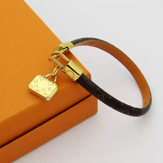 Titanium Steel Jewelry Wholesale V Logo Monogram Leather Bracelet for Women Vintage Printed Tote Handle