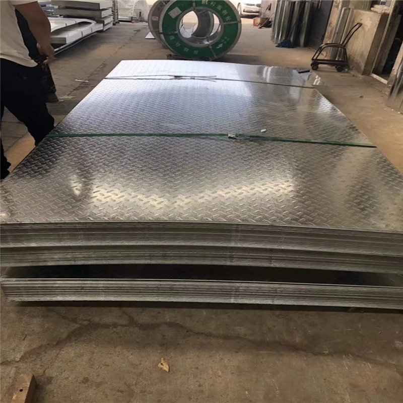 无锡运合通现货直销Q235镀锌花纹板 镀锌防滑板 各种规格齐全