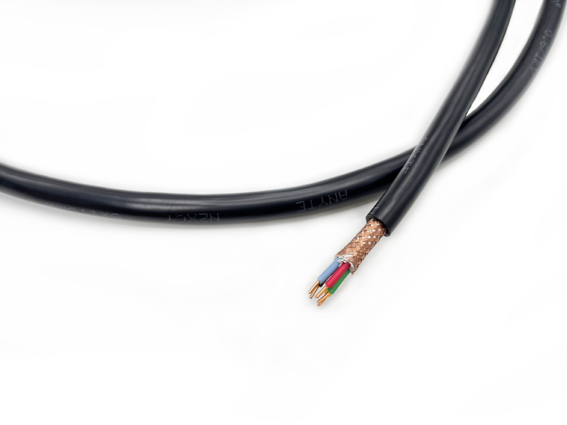 N2XCY交联聚乙烯绝缘铜屏聚氯乙烯护套电力电缆