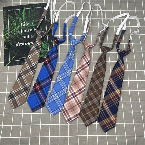 Wholesale spring and summer earth color JK tie student brown Japanese and Korean style short small bow tie free of charge