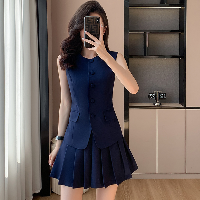 Women's Summer New Slim-Fit Vest Dress Set for Petite Figures, Casual Vest and Pleated Skirt Two-Piece Set