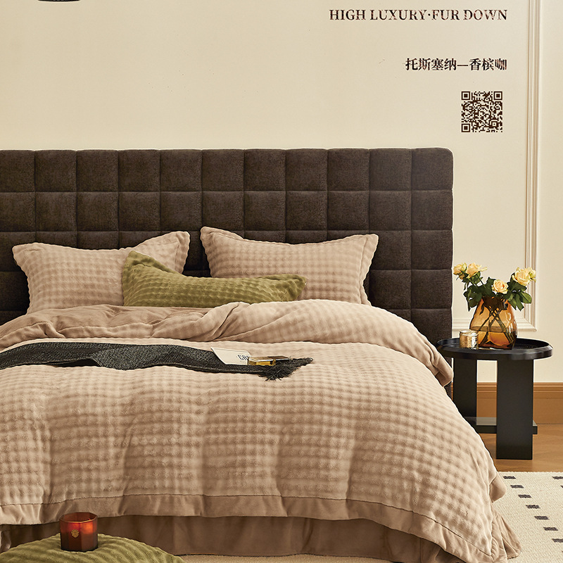 2024 nuevo traje cálido y simple de cuatro piezas de terciopelo de leche Tossena