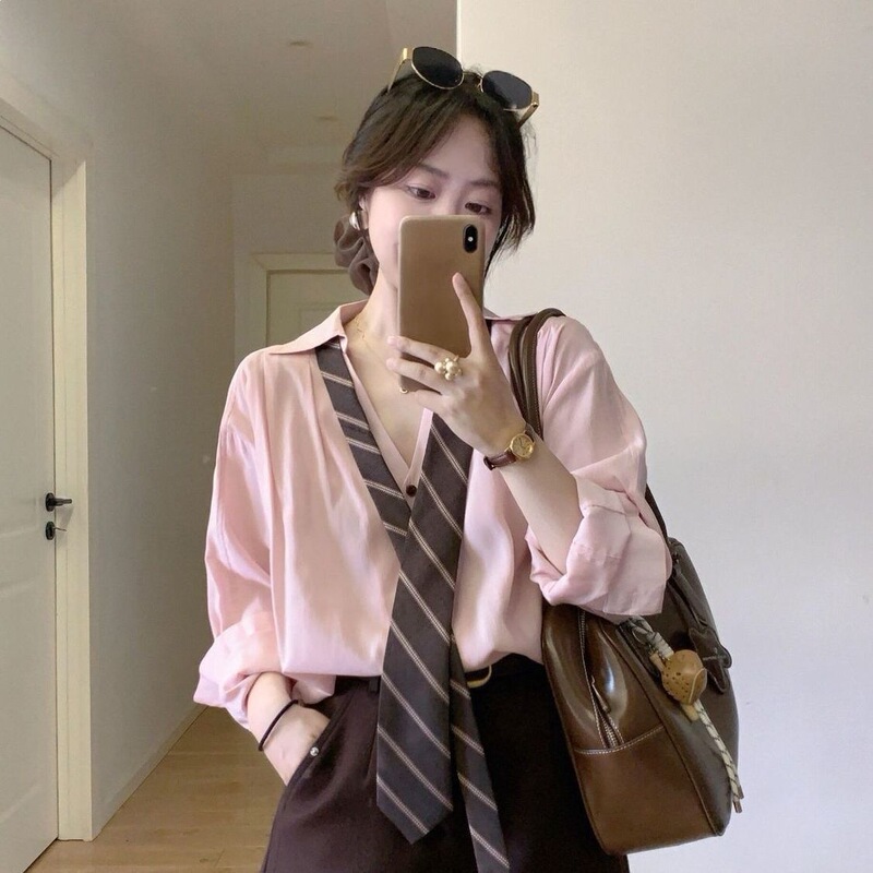 Fashionable Youthful Pink Tie-Neck Drop-Shoulder Sleeve Shirt for Women, Autumn Style, Button-Up, Loose Fit, Versatile Commuter Shirt, Trendy