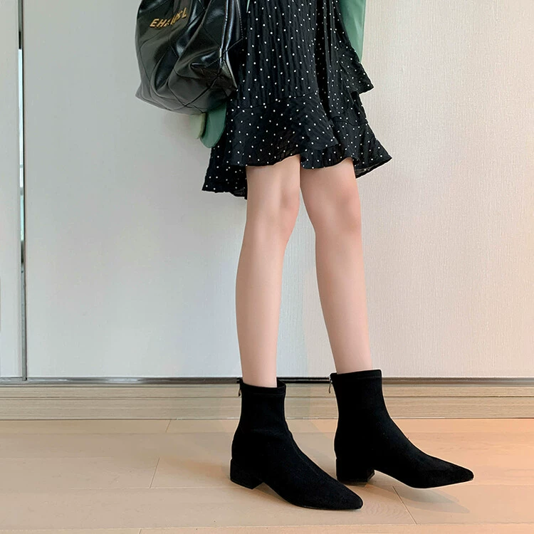 Корейский стиль, черные эластичные бархатные модные короткие сапоги 2022 зима Новые ботинки с острым носком и кисточками на спине, женские сапоги на массивном каблуке на молнии