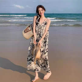 2025新款法式吊带水墨画碎花沙滩连衣裙女夏季外穿质感高级感气质