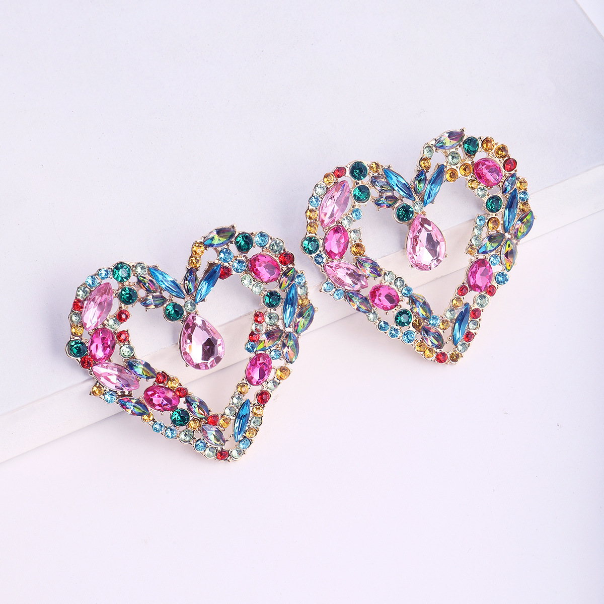 Vintage Style Heart Shape Alloy Inlay Rhinestones Womenu0027S Ear Studs 1 Pair