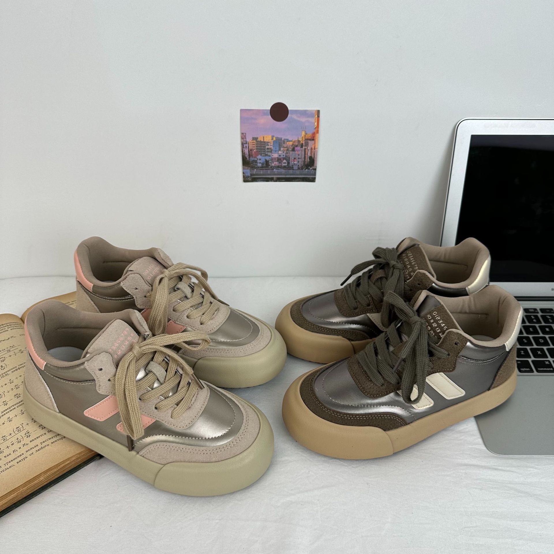 2024 invierno nuevos zapatos casuales deportivos cálidos retro más zapatos de todo fósforo de terciopelo zapatos de plataforma de nicho 6584