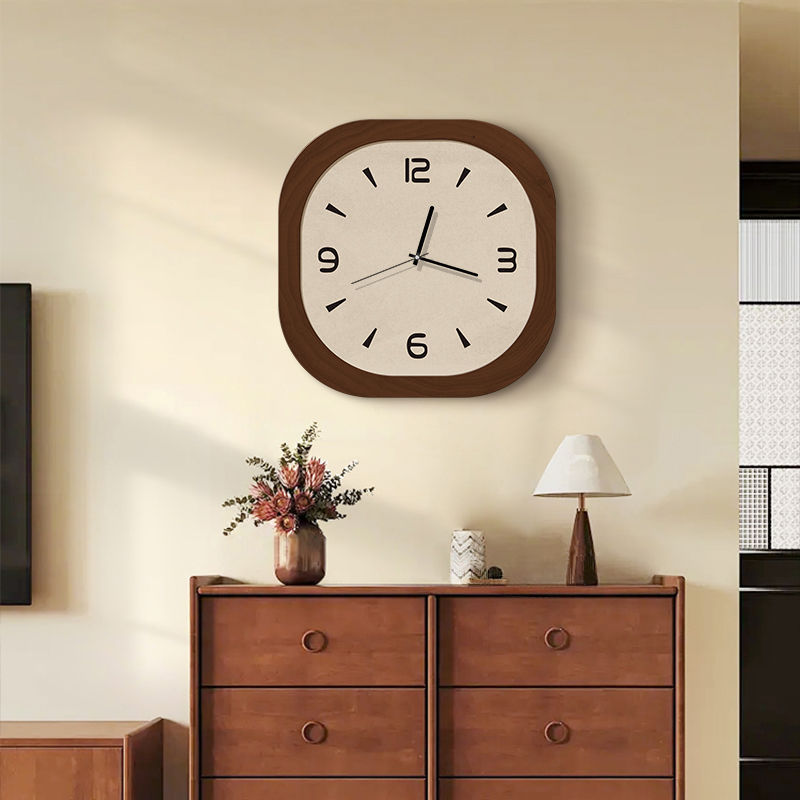 法式中古风餐厅挂墙时钟网红创意高级感客厅家用装饰挂钟艺术钟表