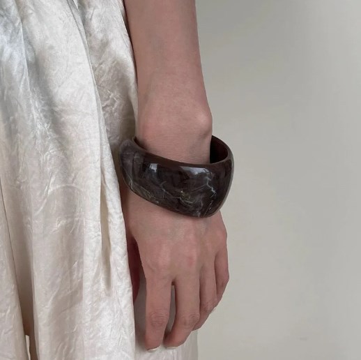 Casual Elegant Geometric Resin Bangles Wholesale display picture 5