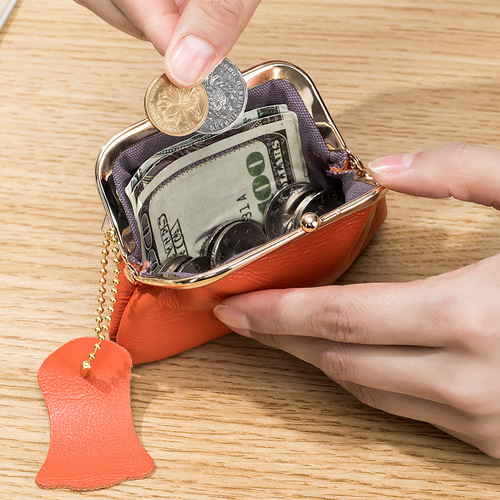 New Mini Retro Clutch Purse for Women, European and American Style, Top-Grained Oiled Wax Calfskin Coin Purse Organizer, Suitable for Import and Export