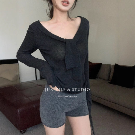 Knitwear Leaky Clavicle Knot Lace-up Long Sleeve Top Grey Tight Shorts Small Early Autumn Lazy Style suit