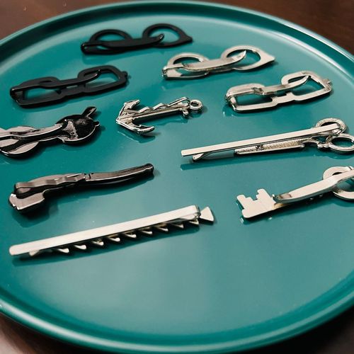 Korean-style metal frame pocket clip, minimalist style tie clip, fashionable personalized trendy accessory, shiny silver color