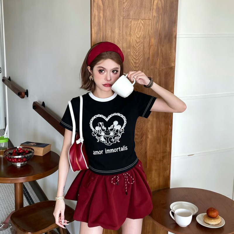 Cartoon Color-Blocked Collar Heart Lace Mickey and Minnie Embroidered Short-Sleeve T-Shirt for Women, Slim Fit, Sweet Girl Style Top Cartoon Color-Blocked Collar Heart Lace Mickey and Minnie Embroidered Short-Sleeve T-Shirt for Women, Slim Fit, Sweet Girl Style Top