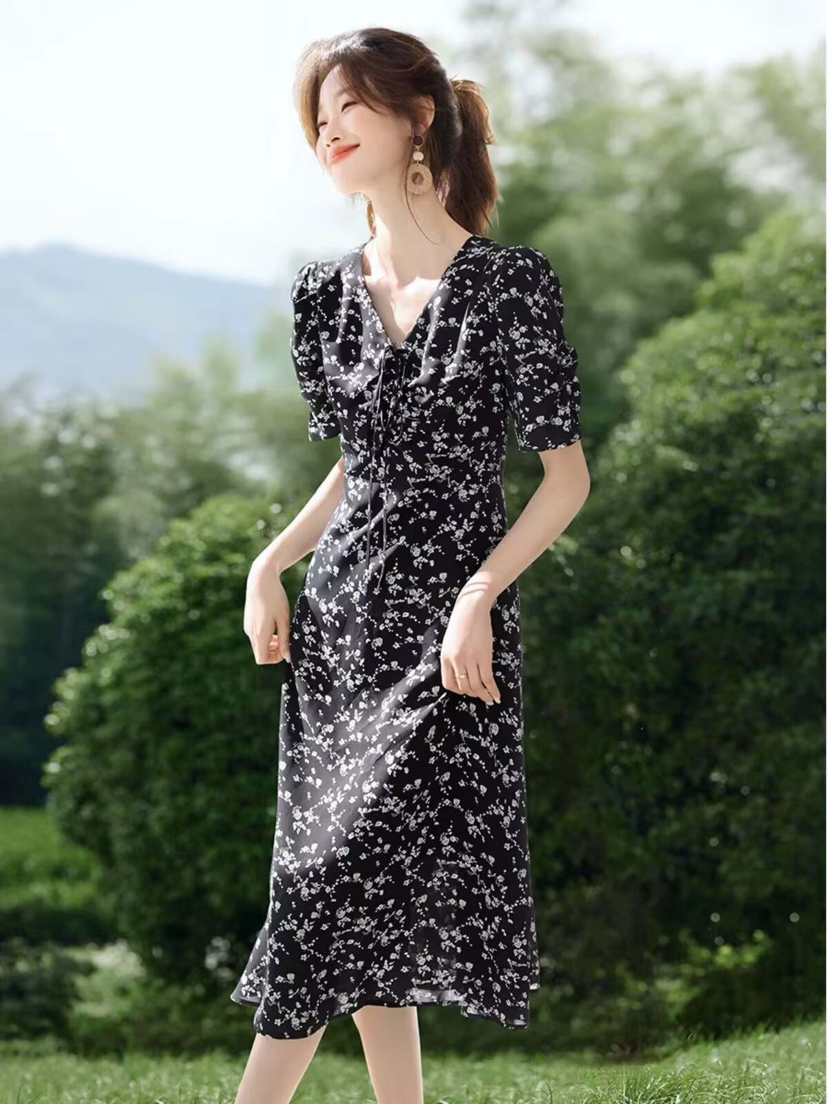 Váy hoa maxi tay bồng kiểu Pháp thắt eo — đen