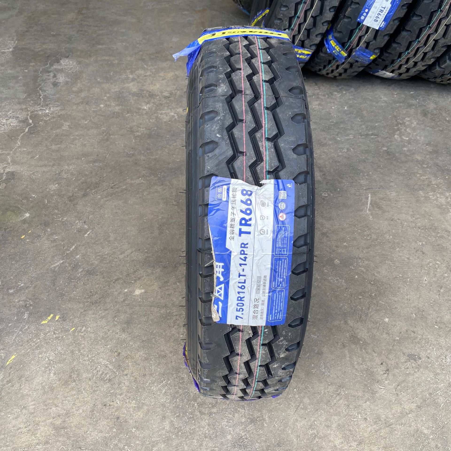 小轻卡客车三角 700R16 厢式货车 载重拖挂车 全钢丝真空轮胎