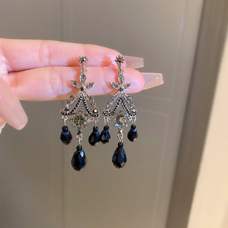 Pendientes de borla de cristal de flor de diamante con aguja de plata Pendientes de lujo ligero de estilo étnico retro Pendientes de sentido avanzado de nicho para mujer