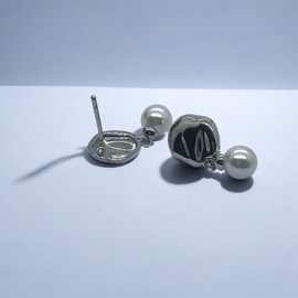 天然白贝珠耳钉欧美轻奢白铜电镀简约时尚耳饰