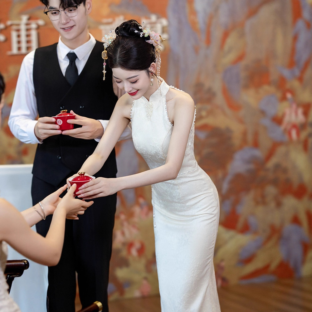 New Chinese Style Champagne Color Engagement Cheongsam Toast Dress Bride Fishtail Dress Beautiful Registration Certificate Wedding Dress