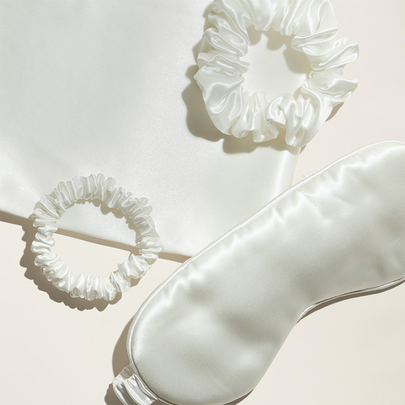 Set de Regalo de Seda: Antifaz, Coletero y Funda de Almohada, Set de Regalo de Coletero de Seda de Morera