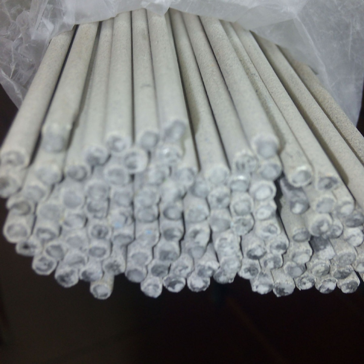 用于工作温度低于300℃的0Cr19Ni9不锈钢结构的焊接 免充氩焊丝