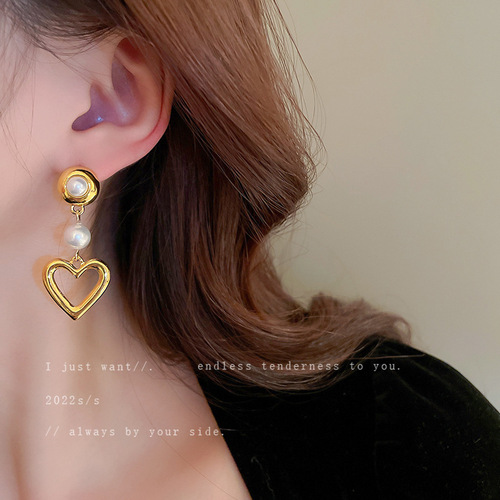 French retro metal style diamond pearl flower love earrings baroque temperament earrings light luxury earrings wholesale
