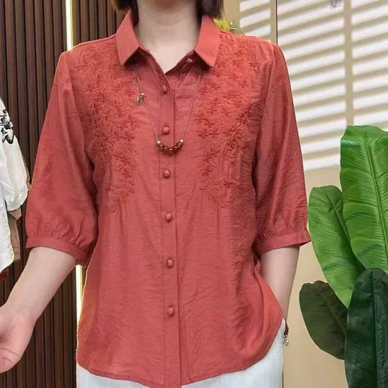 Летняя футболка для мамы, повседневная рубашка из хлопка и льна, маленькая рубашка в женском стиле среднего и пожилого возраста, тонкая рубашка с вышивкой