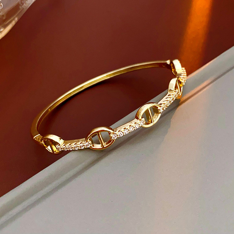 Pulsera de zircon de nariz de cerdo 51 (chapada en oro real)