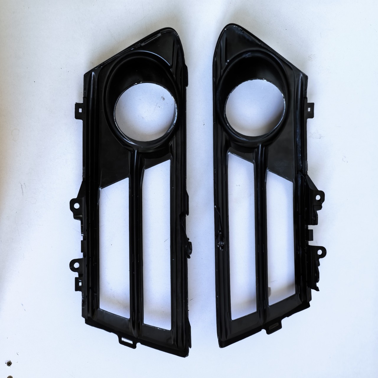 33302-Tm8-J11 33352-Tm8-J11 Is Suitable for Honda Insight Front Bumper Fog Light Frame