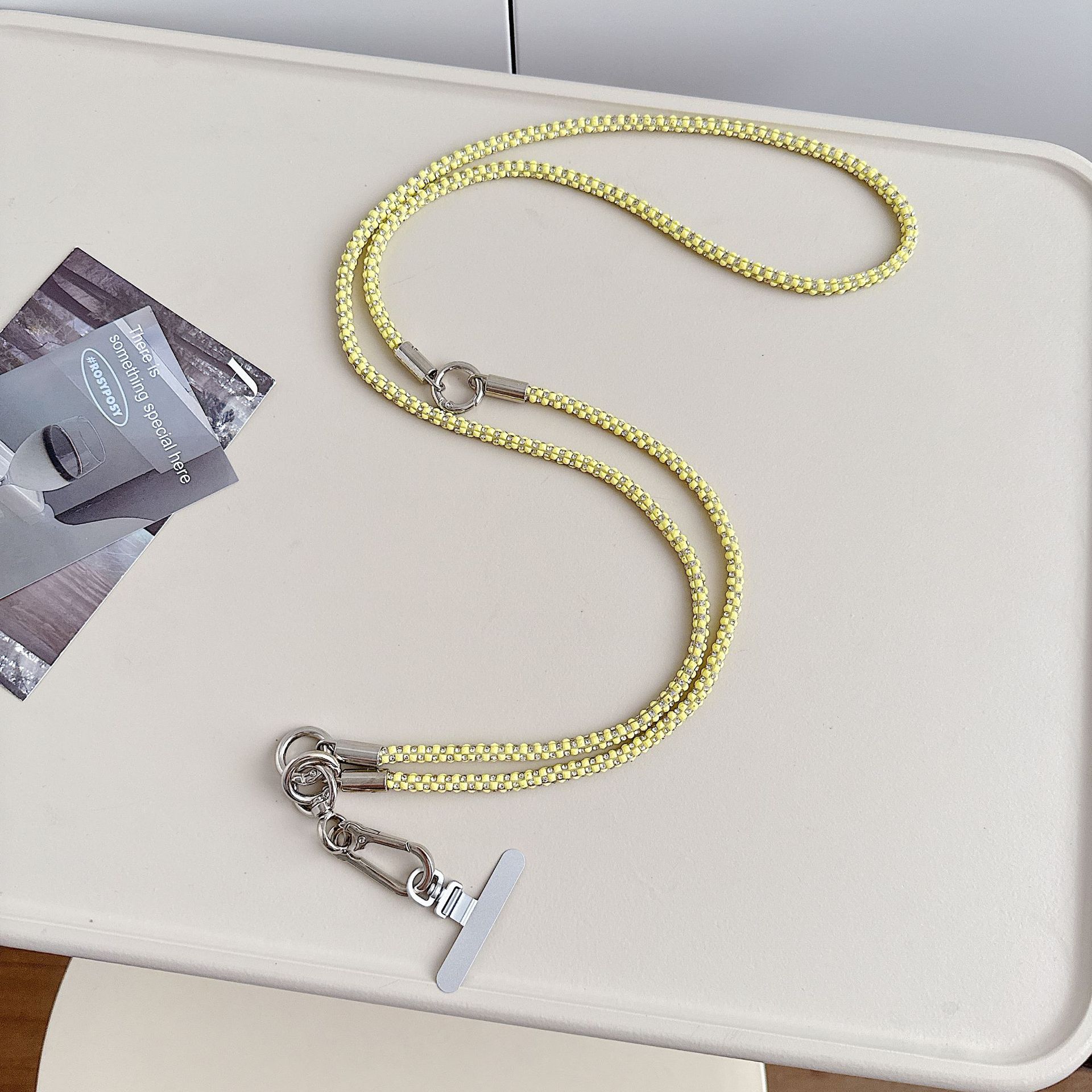 Cadena de teléfono móvil de alta gama hecha a mano de boutique, cordón de teléfono móvil de moda tres en uno de diamantes de lujo, mensajero largo/colgante