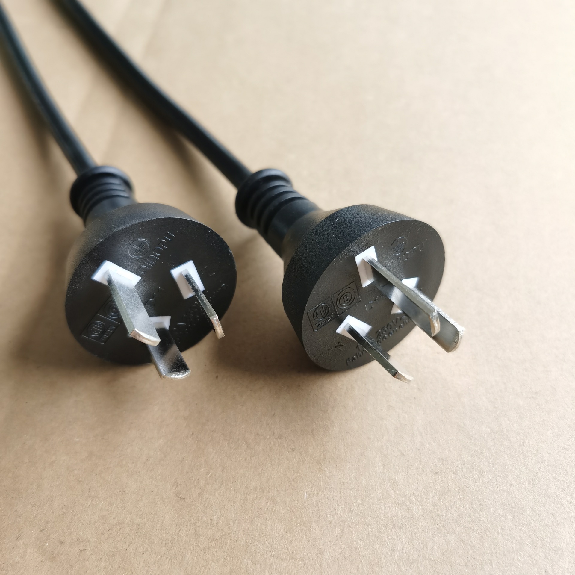 厂家直销 阿根廷电源线 阿根廷插头 阿根延PVC品字尾3C*0.75平方