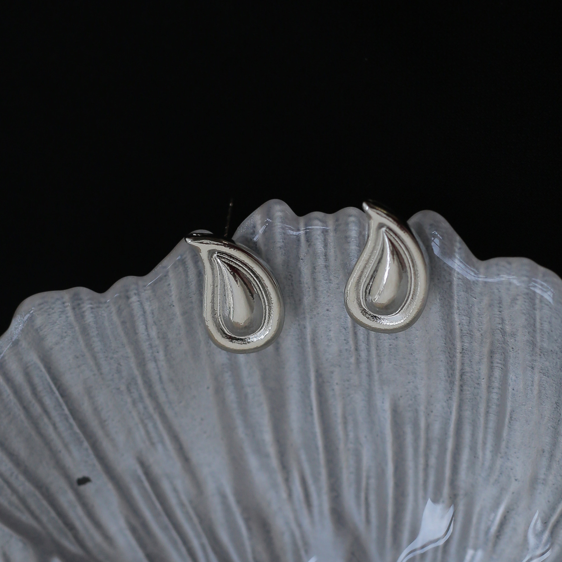 Water droplet silver