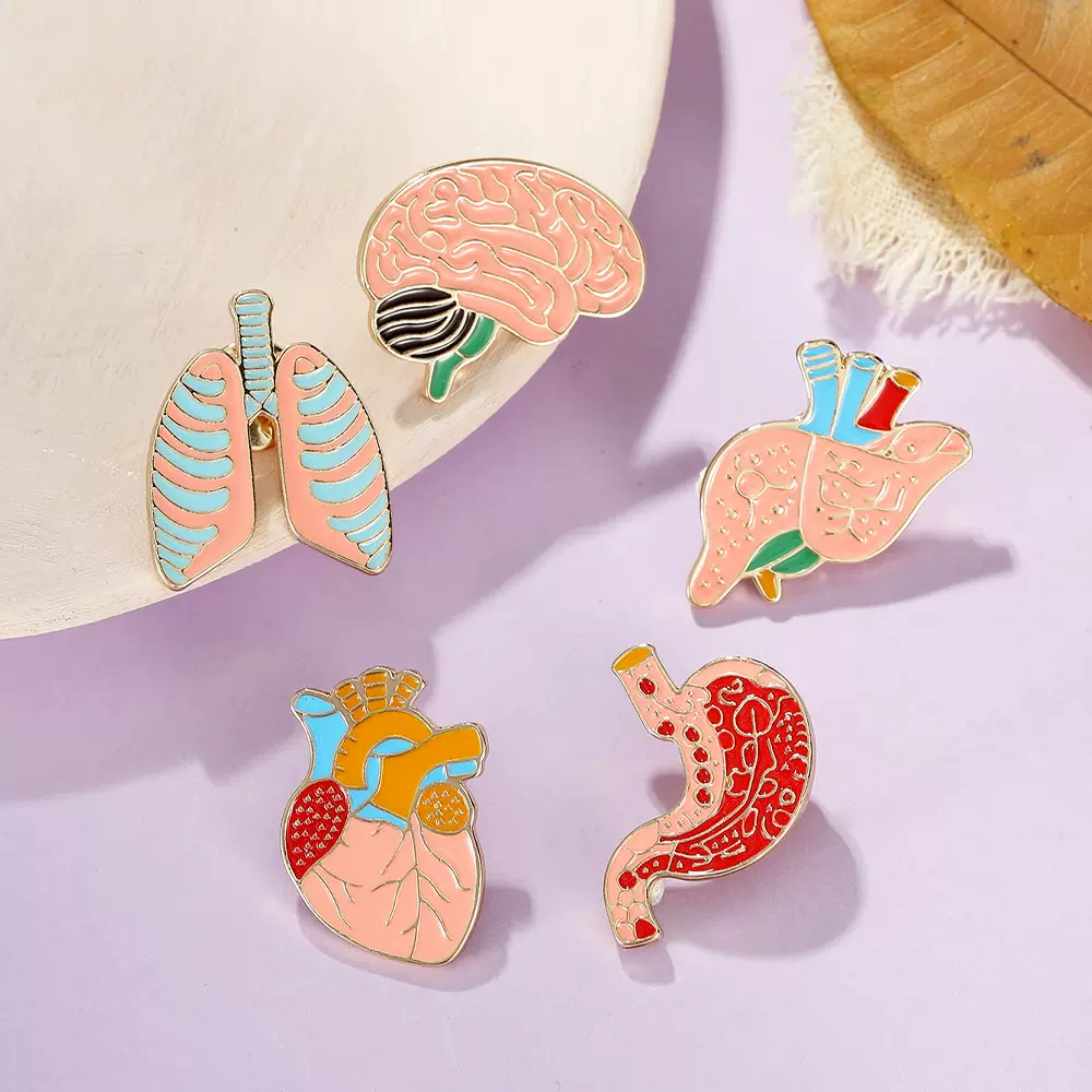 跨境热卖外贸创意色彩心脏造型合金胸针 衣服帽子装饰品扣针徽章