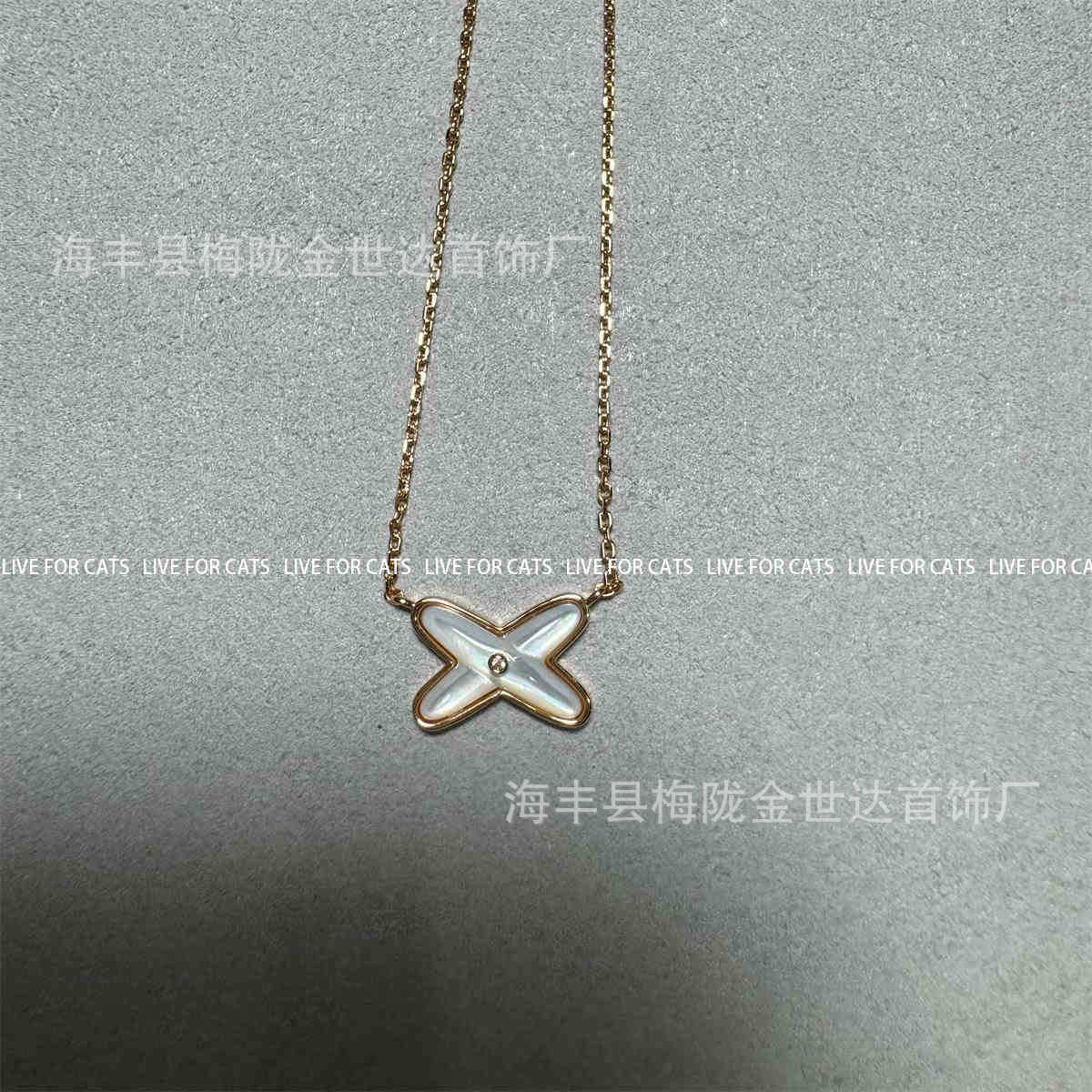 Necklace rose gold