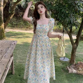 大码法式方领碎花短袖连衣裙女2025年夏季新款收腰显瘦中长款裙子