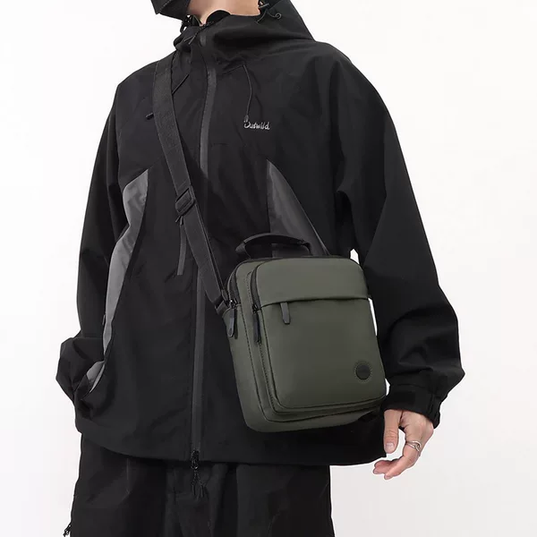 Stylish tote bag, simple and casual men's bag, backpack, shoulder bag, new men's bag, large capacity crossbody bag