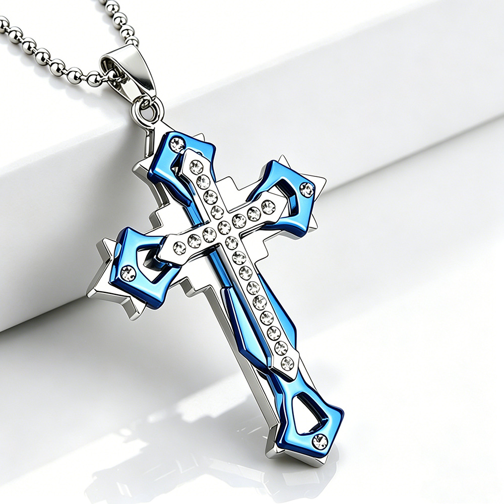 Cadena de bolitas con múltiples diamantes azules.