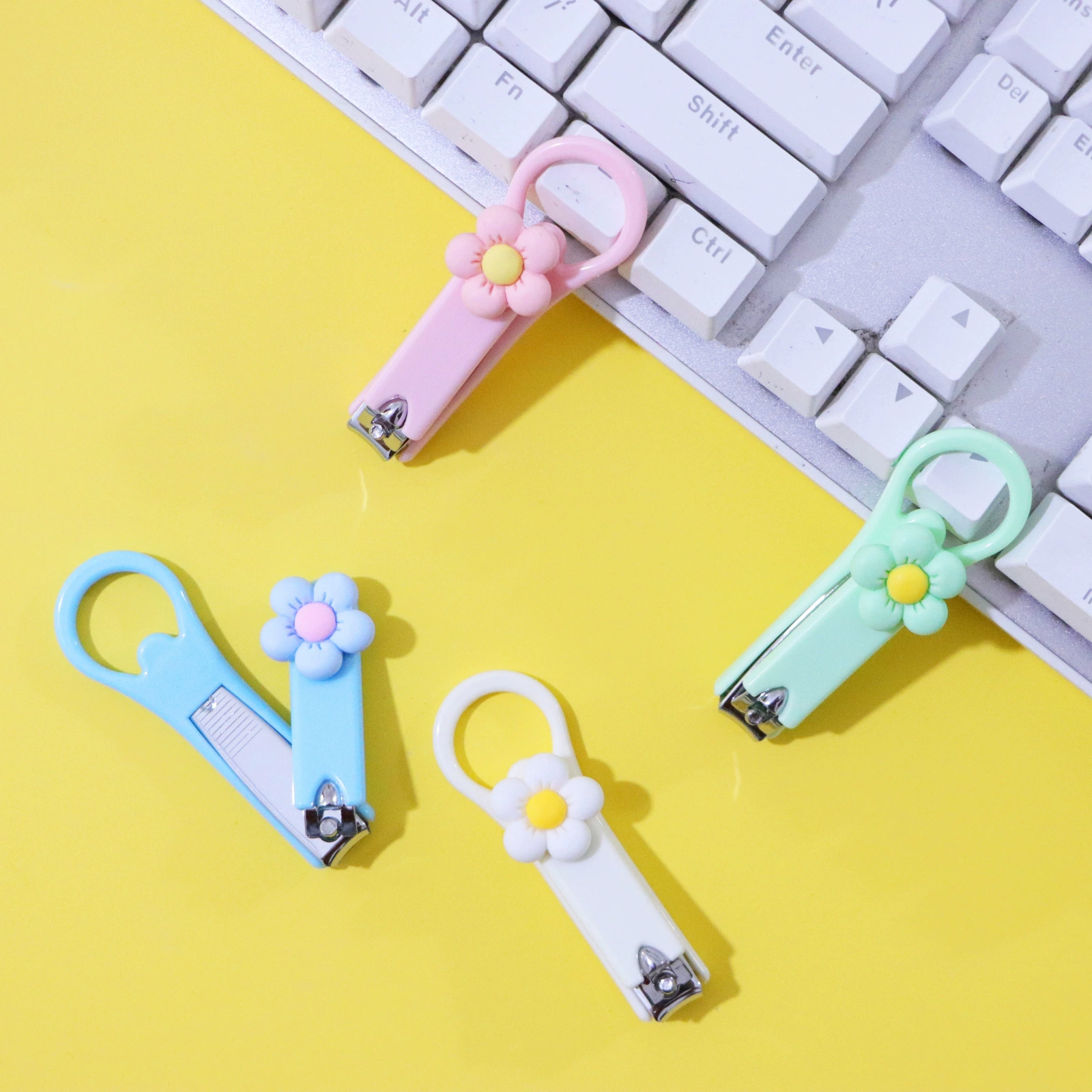 Милые мультяшные машинки для стрижки ногтей с цветами, милые портативные маникюрные маленькие машинки для стрижки ногтей, складные машинки для стрижки ногтей, производитель, оптовая продажа