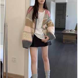 i秋冬慵懒V领张彩虹渐变条纹毛衣外套女2023新款宽松开衫外套上衣