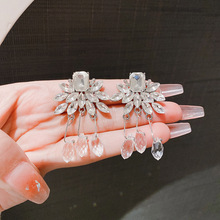 韩国优雅气质高级感耳环轻奢水晶镶钻树叶流苏2024新款潮百搭耳饰