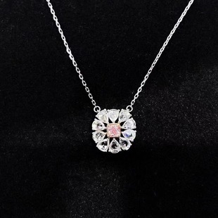 Noble and elegant 0.127ct18k gold inlaid pink diamond necklace fashion simple princess square diamond necklace jewelry